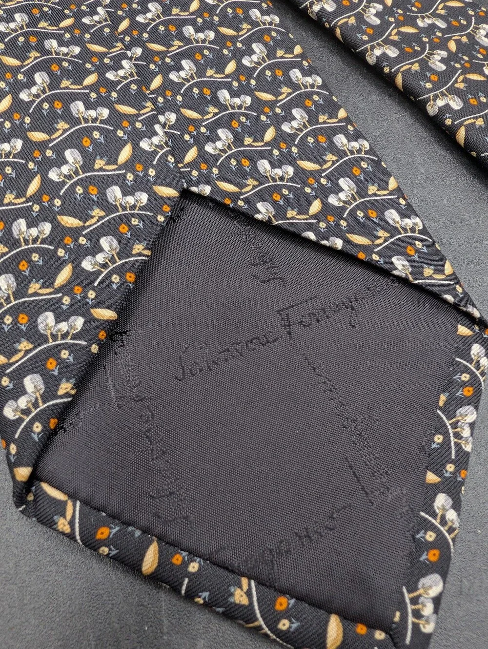 Salvatore Ferragamo Tiny Fox Print 100% Silk Neck Tie, Excellent